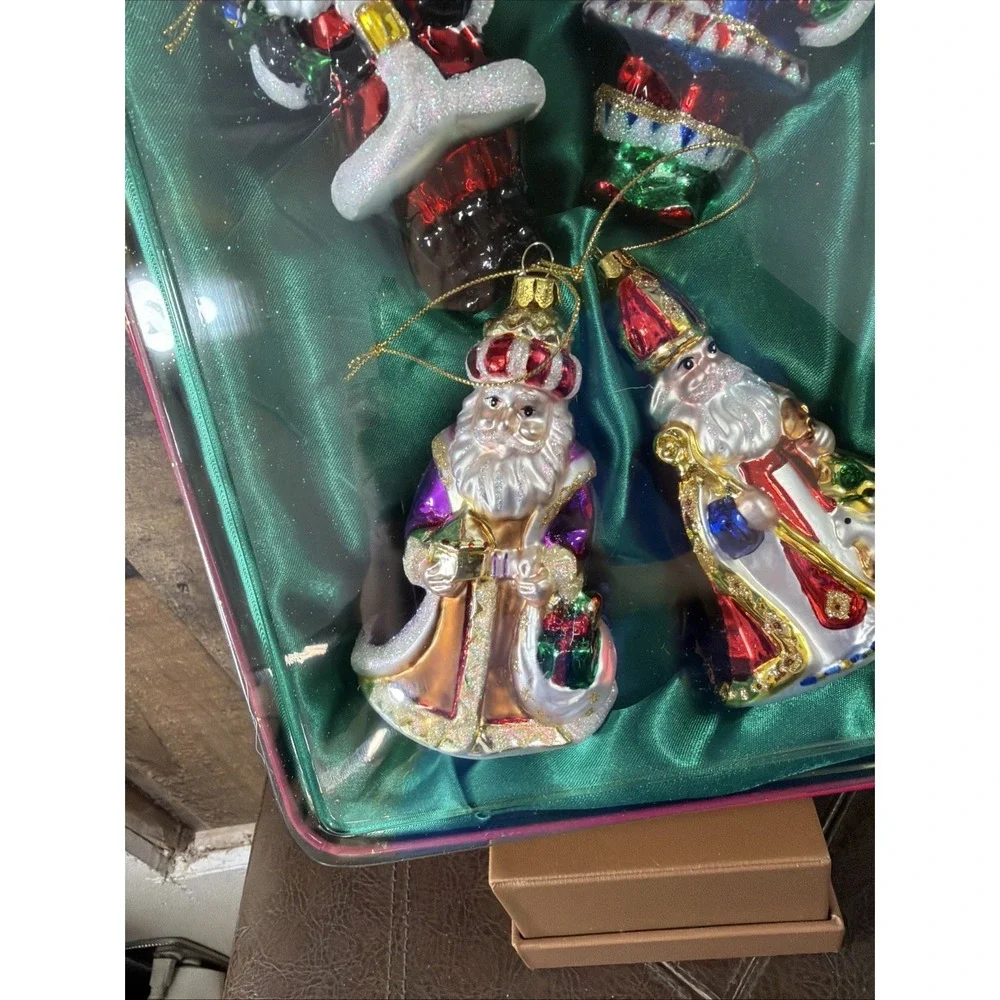 Brass Key Christmas Treasures Santas Around World Hand Blown Ornaments‎ Vtg 2000